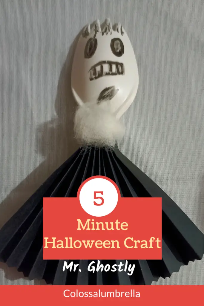 5 minute Halloween crafts for kids with paper